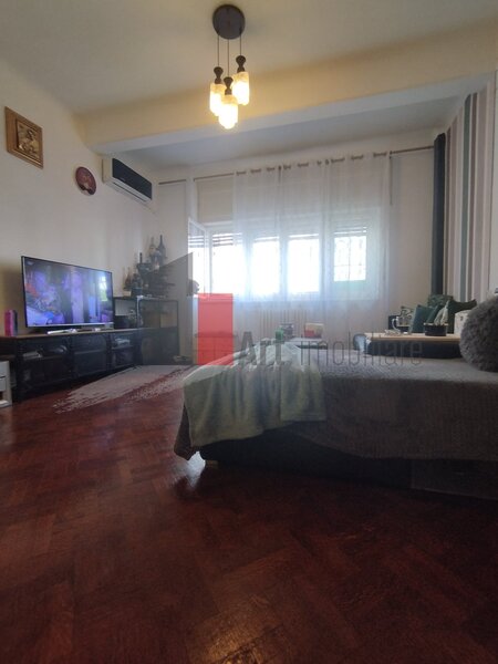 Piata Victoriei, apartament cu 3 camere de vanzare,